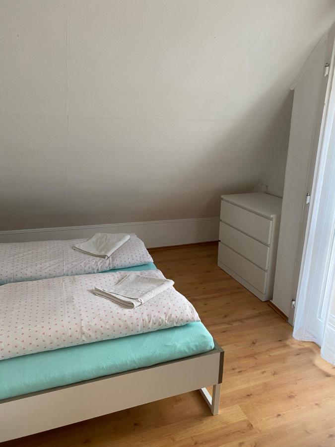 Pesti Apartmanhaz Buk Ngoại thất bức ảnh